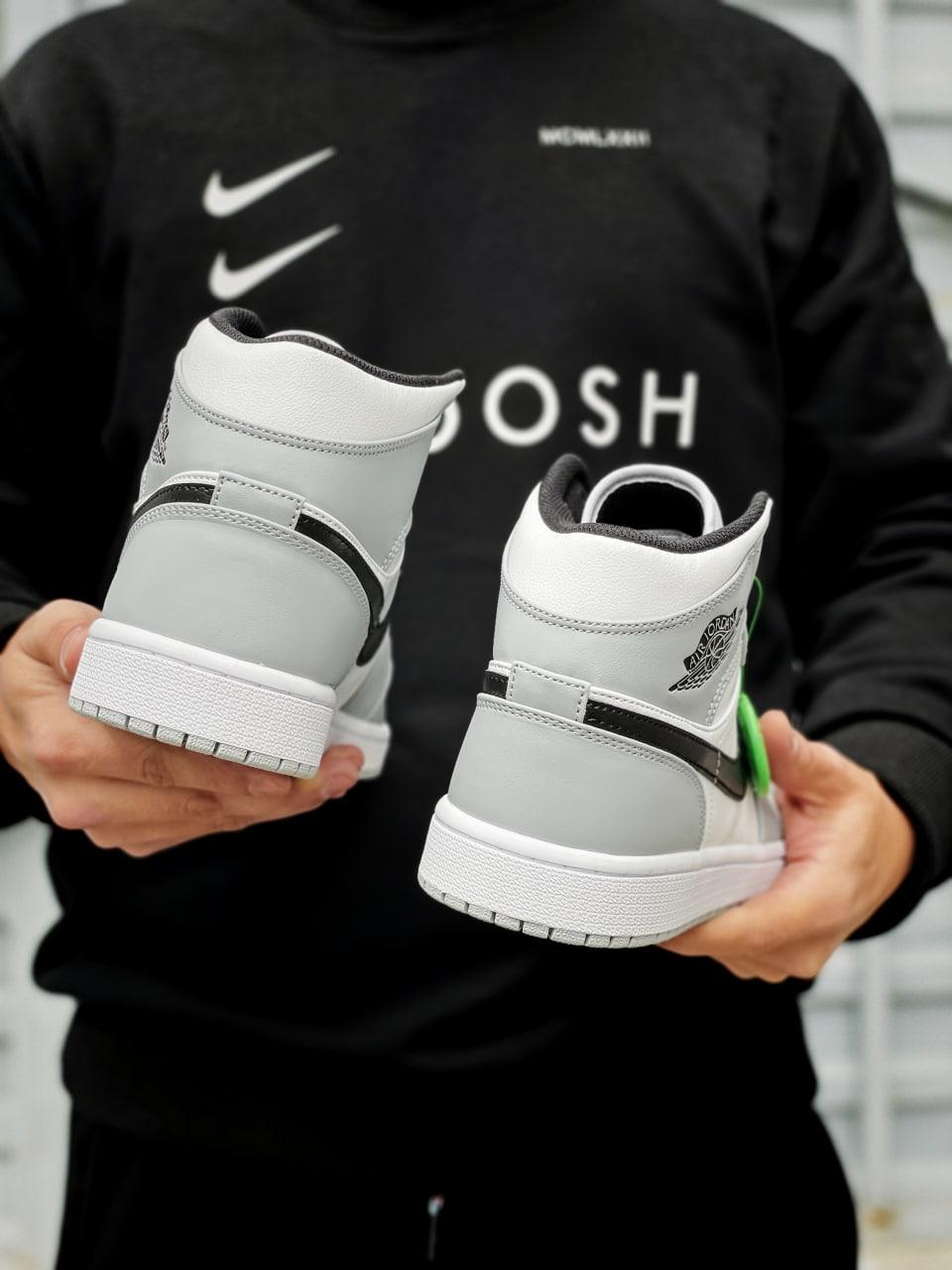 Nike Air Jordan 1 Mid Light Smoke Grey v2