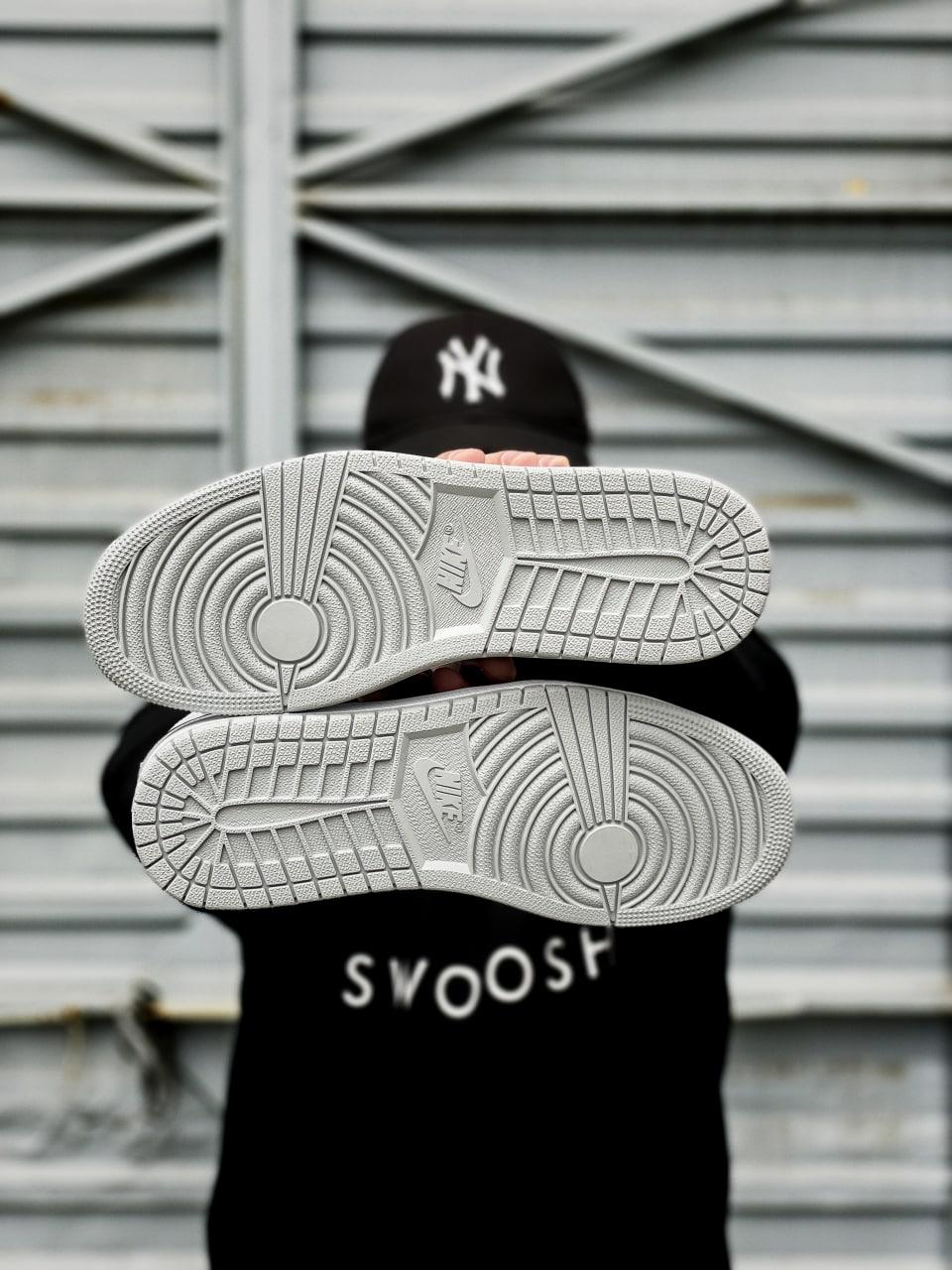 Nike Air Jordan 1 Mid Light Smoke Grey v2