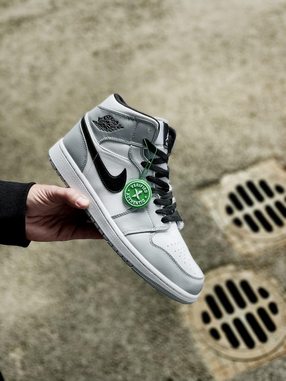 Nike Air Jordan 1 Mid Light Smoke Grey v2