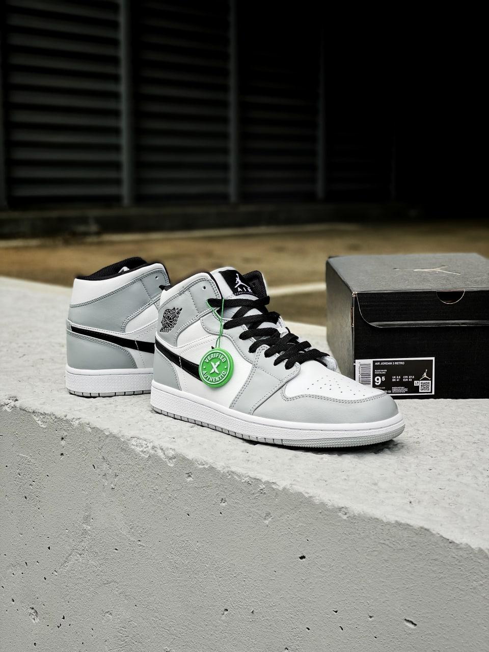 Nike Air Jordan 1 Mid Light Smoke Grey v2