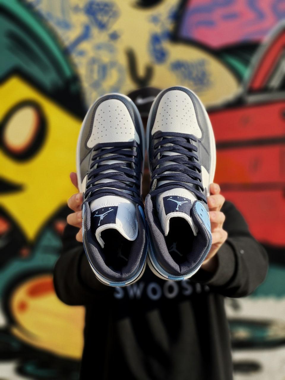 Nike Air Jordan 1 Retro High Patent Blue Toe