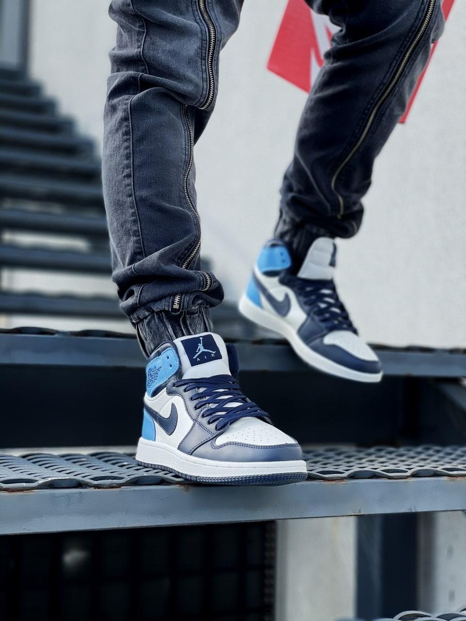 Nike Air Jordan 1 Retro High Patent Blue Toe