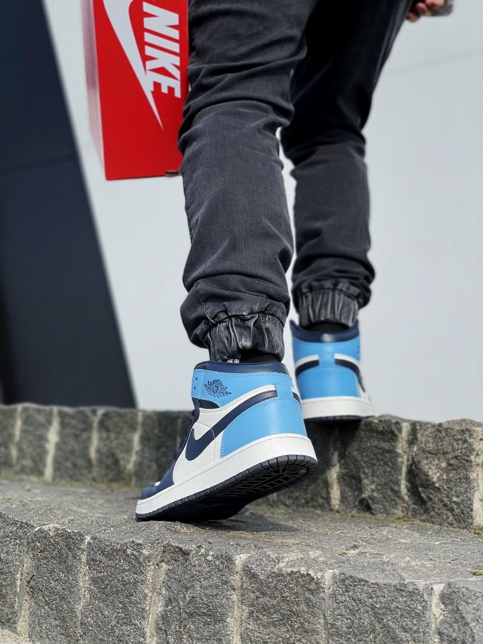 Nike Air Jordan 1 Retro High Patent Blue Toe