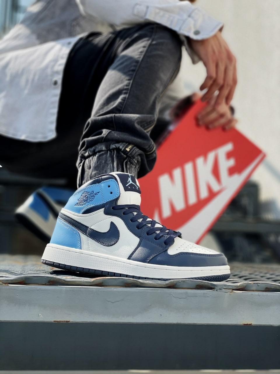 Nike Air Jordan 1 Retro High Patent Blue Toe