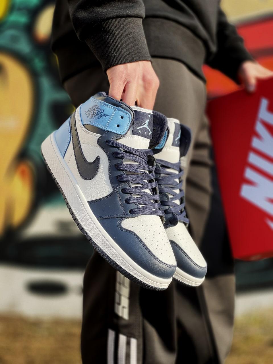 Nike Air Jordan 1 Retro High Patent Blue Toe
