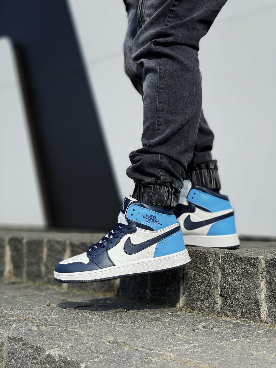 Nike Air Jordan 1 Retro High Patent Blue Toe